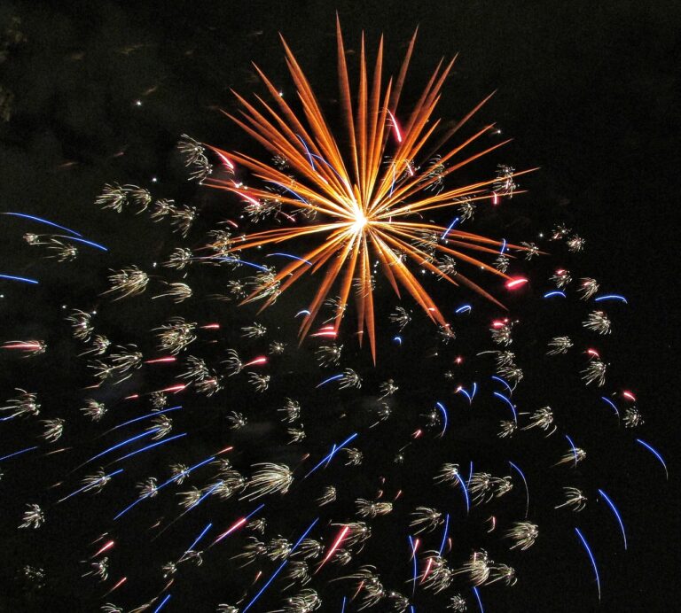 pyrotechnics-591189_1280