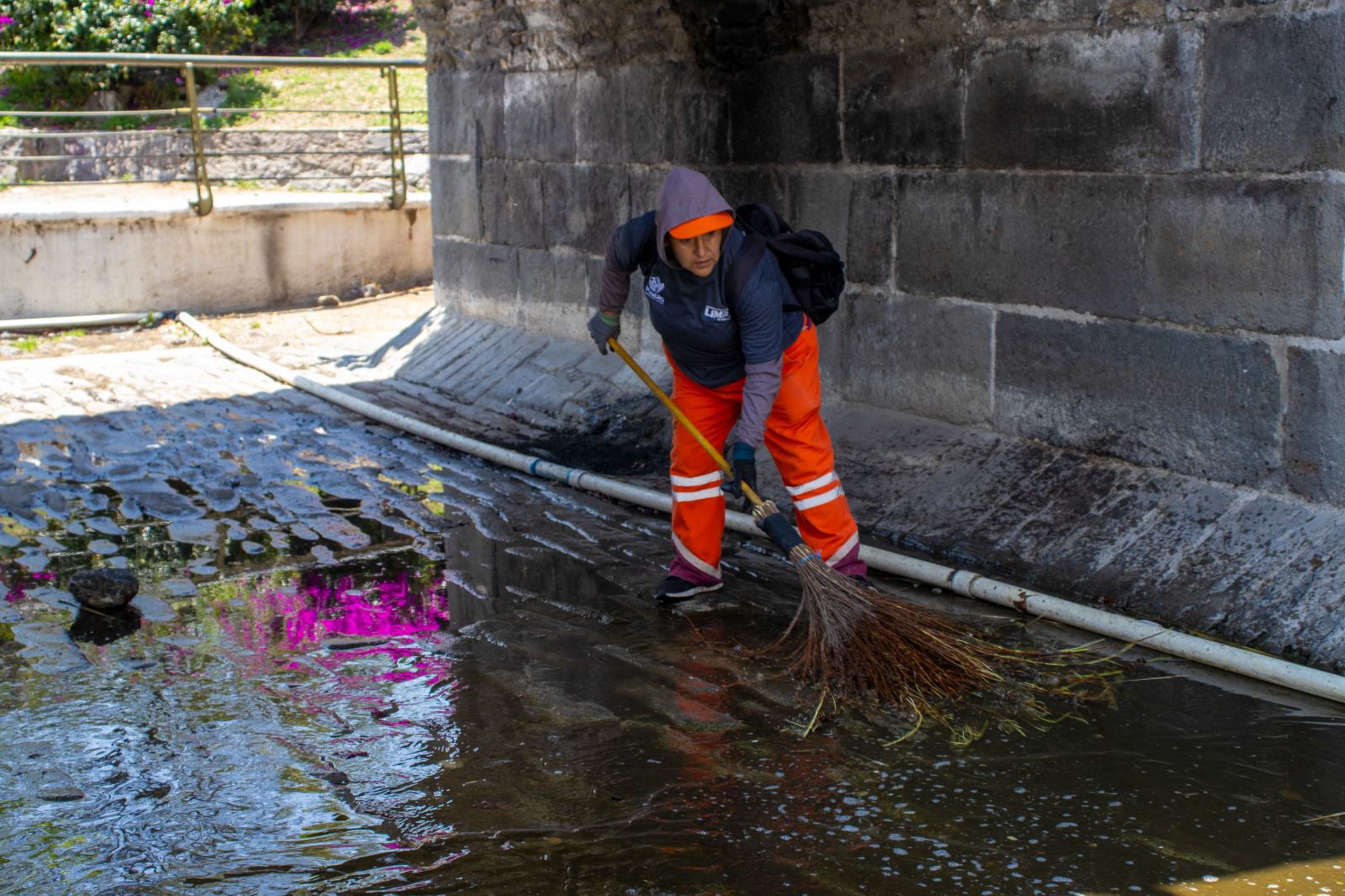 209eb2b3-8c39-448d-9bc2-9cb71f628dba